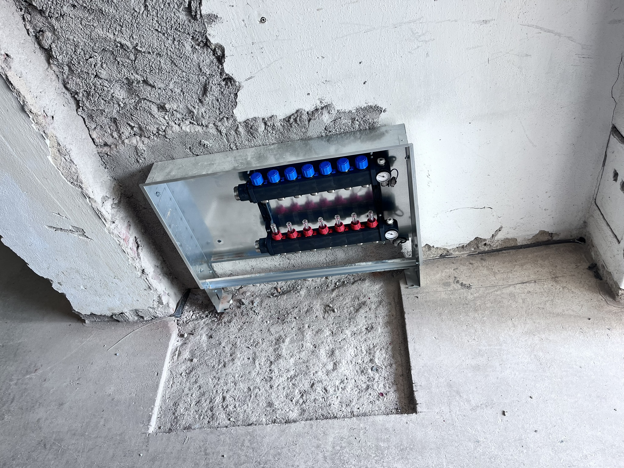 EB1B87B8-EAEF-4B5F-B995-B9B6DDD8B401_1_102_o